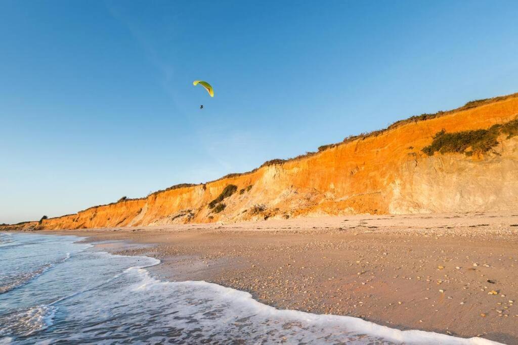 Tiny House Sur Terrain Boise A 10 Mn De La Mer Ferel Bagian luar foto